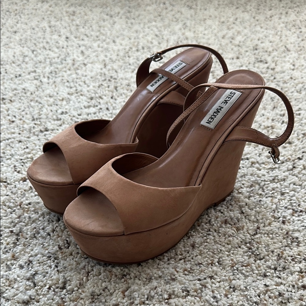 Steve Madden Tan Wedge Sandals